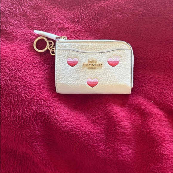 Coach Cream and Pink Heart L Zip Card Case. Original packaging. - Picture 1 of 4